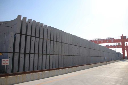 待运的隧道衬砌管片